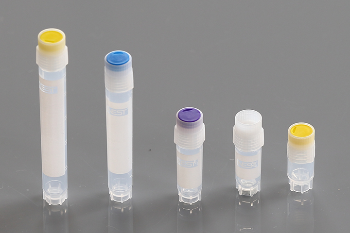 NEST 0.5 mL Cryogenic Vial, Self-Standing, Internal Thread Sterile, 10*10/Rack, 16 Racks/Box, 1600 Vials/Box